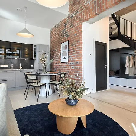 High Ceiling Loft With Its Own Backyard And A Terrace Tallinna Exterior photo