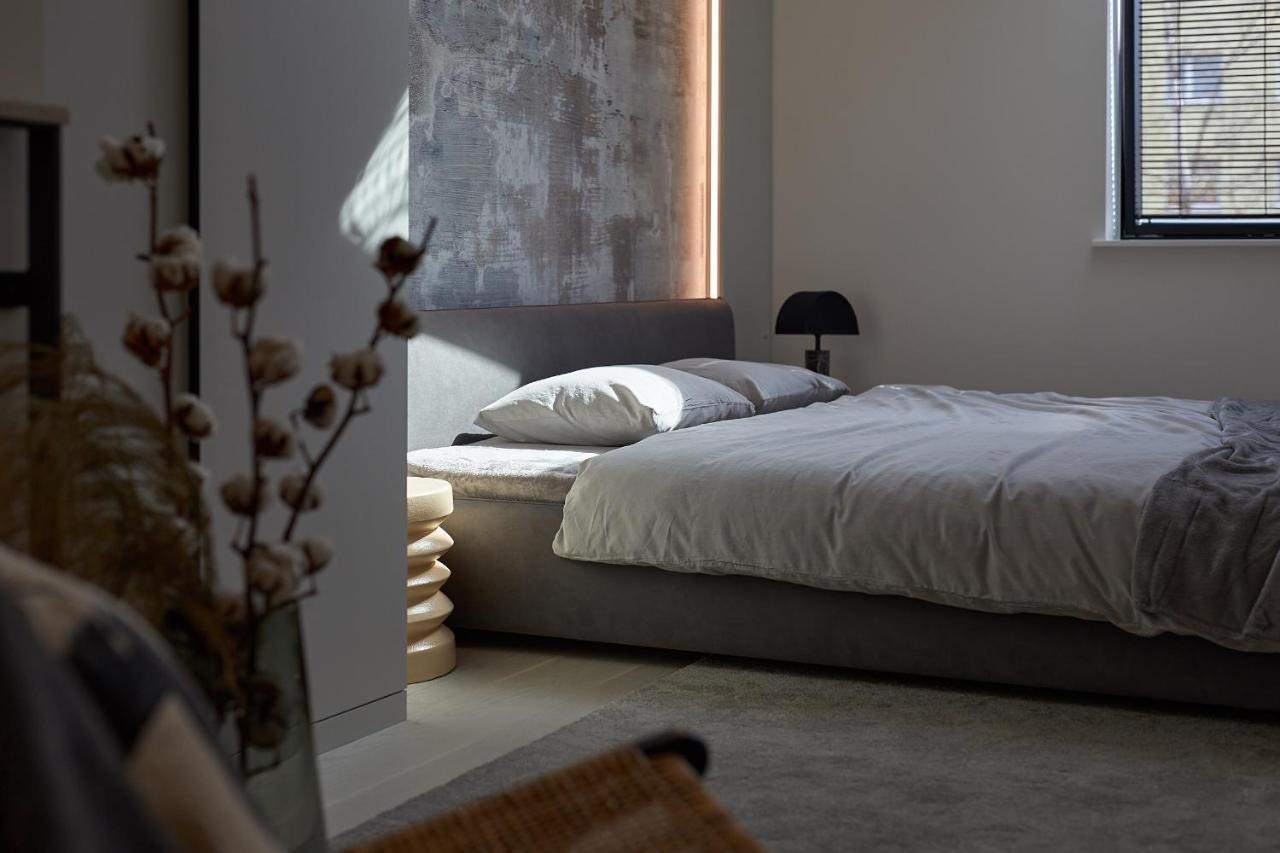 High Ceiling Loft With Its Own Backyard And A Terrace Huoneisto Tallinna